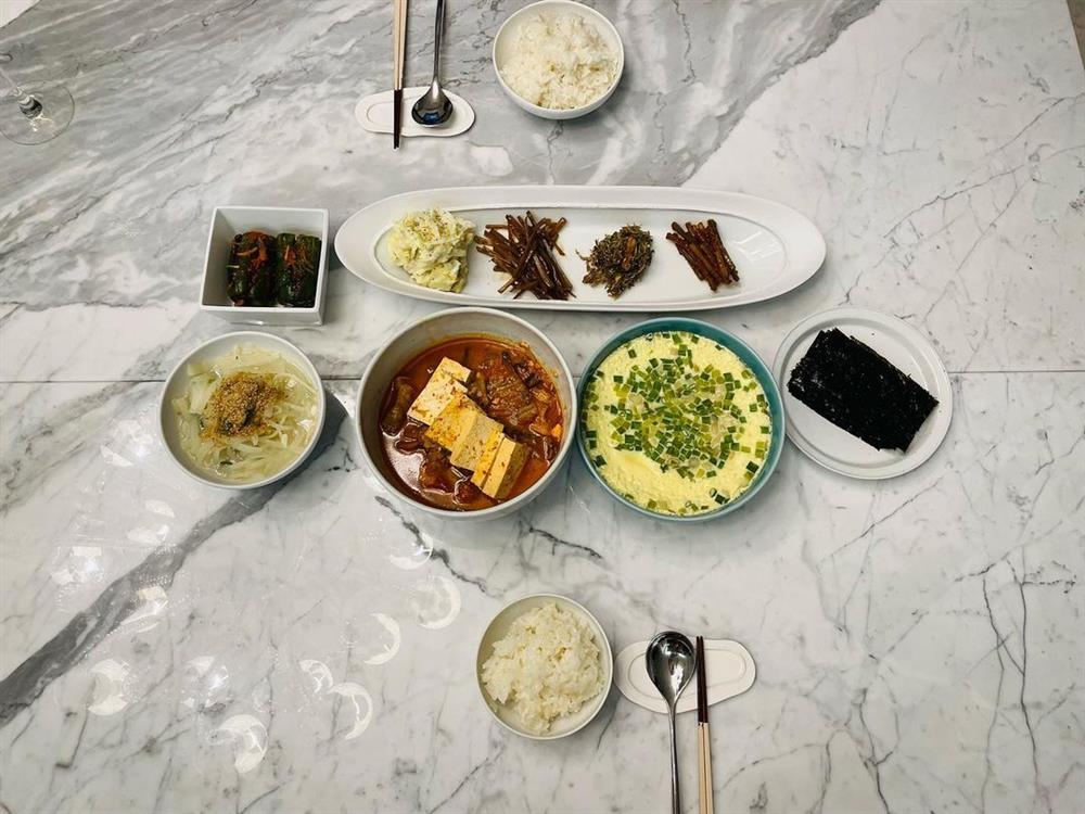 Son Ye Jin khoe mâm cơm tự nấu, dân mạng phát hờn Hyun Bin-2