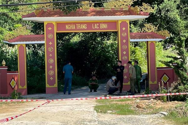 Cha chết cháy trong nghĩa trang, con trai bỏng nặng tử vong-1