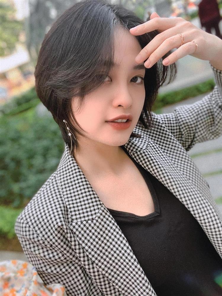 Mặt mộc ít son phấn của Hoa hậu Nông Thúy Hằng-9