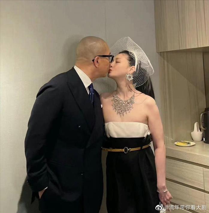 Bắt trọn Từ Hy Viên và chồng mới tình bể bình trên phố-3