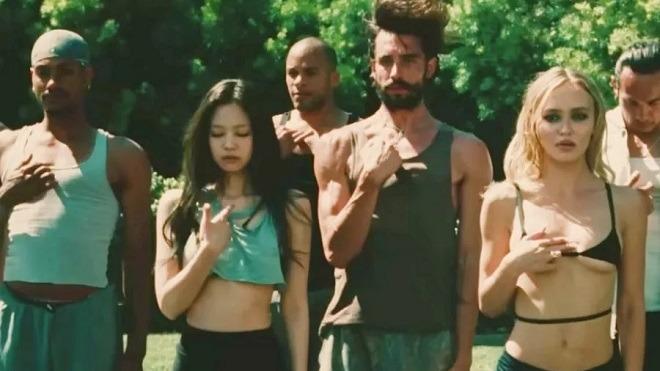 Jennie (Black Pink) khoe body trong phim tình dục nặng đô-1