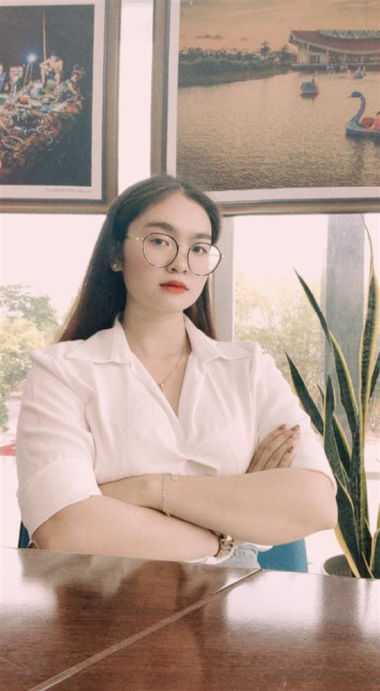 Thiện Nhân lên đồ già hơn tuổi thực 19 khi yêu tình đồng giới-7