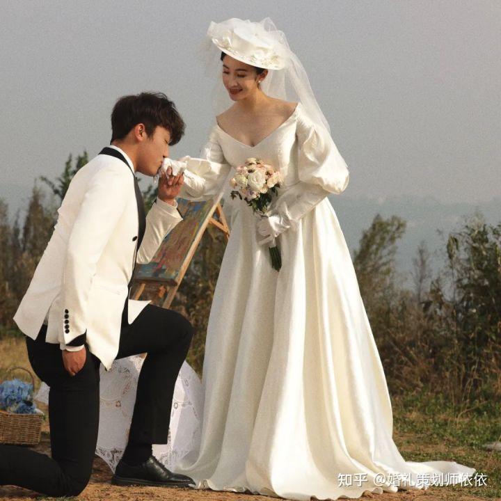 Hôn lễ đẹp như phim Hàn Quốc: Ngất ngây bộ váy cưới cổ điển của cô dâu-3