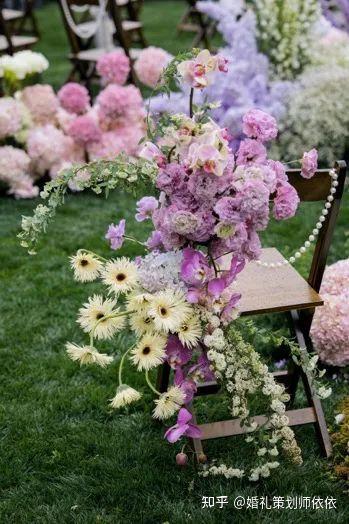 Hôn lễ đẹp như phim Hàn Quốc: Ngất ngây bộ váy cưới cổ điển của cô dâu-4