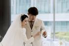 Hôn lễ đẹp như phim Hàn Quốc: Ngất ngây bộ váy cưới cổ điển của cô dâu