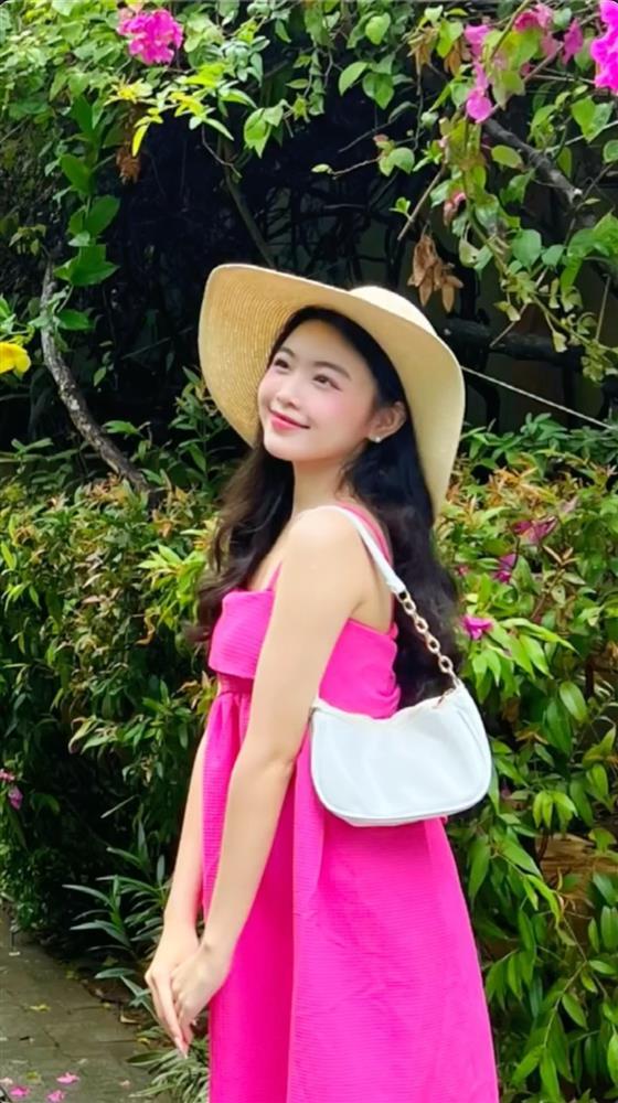 2 con gái Quyền Linh lên đồ trái ngược nhưng vẫn xinh như công chúa-2