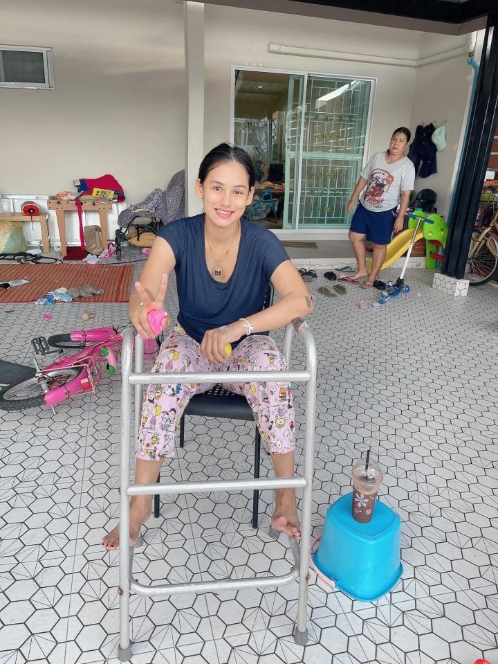 Đang khỏe mạnh, cô gái bỗng ngã vật ra liệt nửa người vì 1 thói quen-1