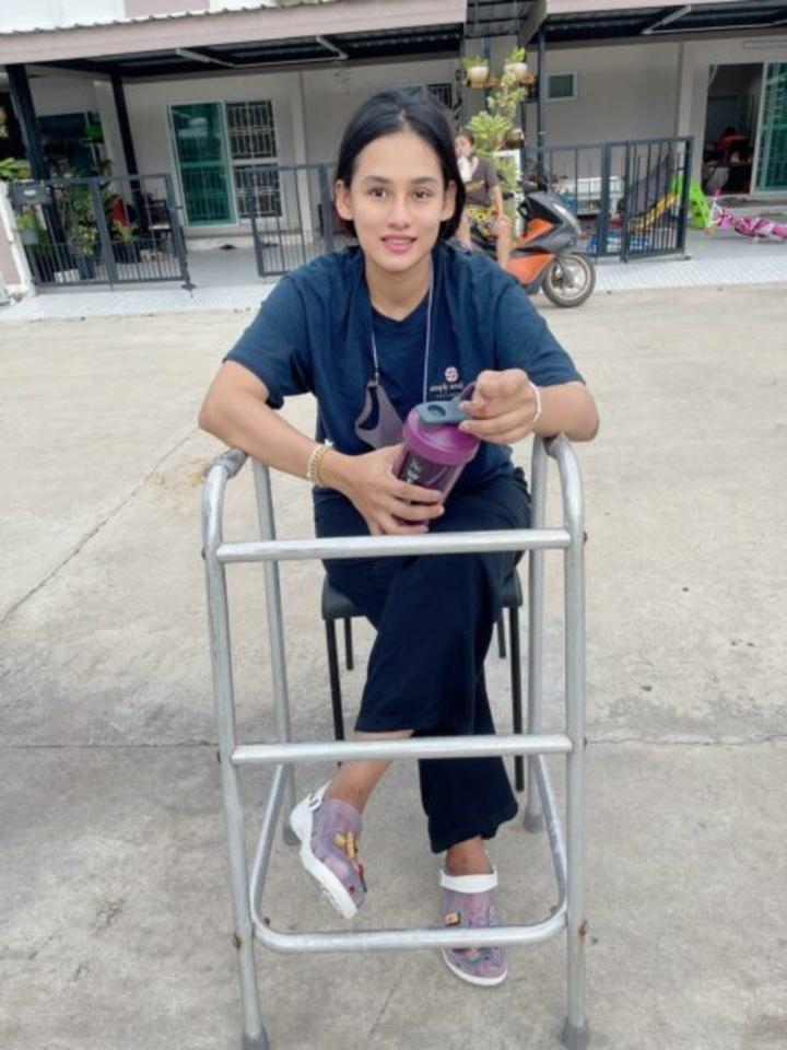 Đang khỏe mạnh, cô gái bỗng ngã vật ra liệt nửa người vì 1 thói quen-5