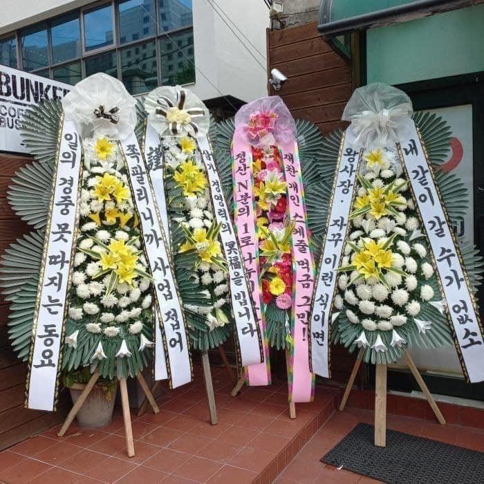 Fan gửi hoa tang đến công ty vì quảng bá cho idol hời hợt-2