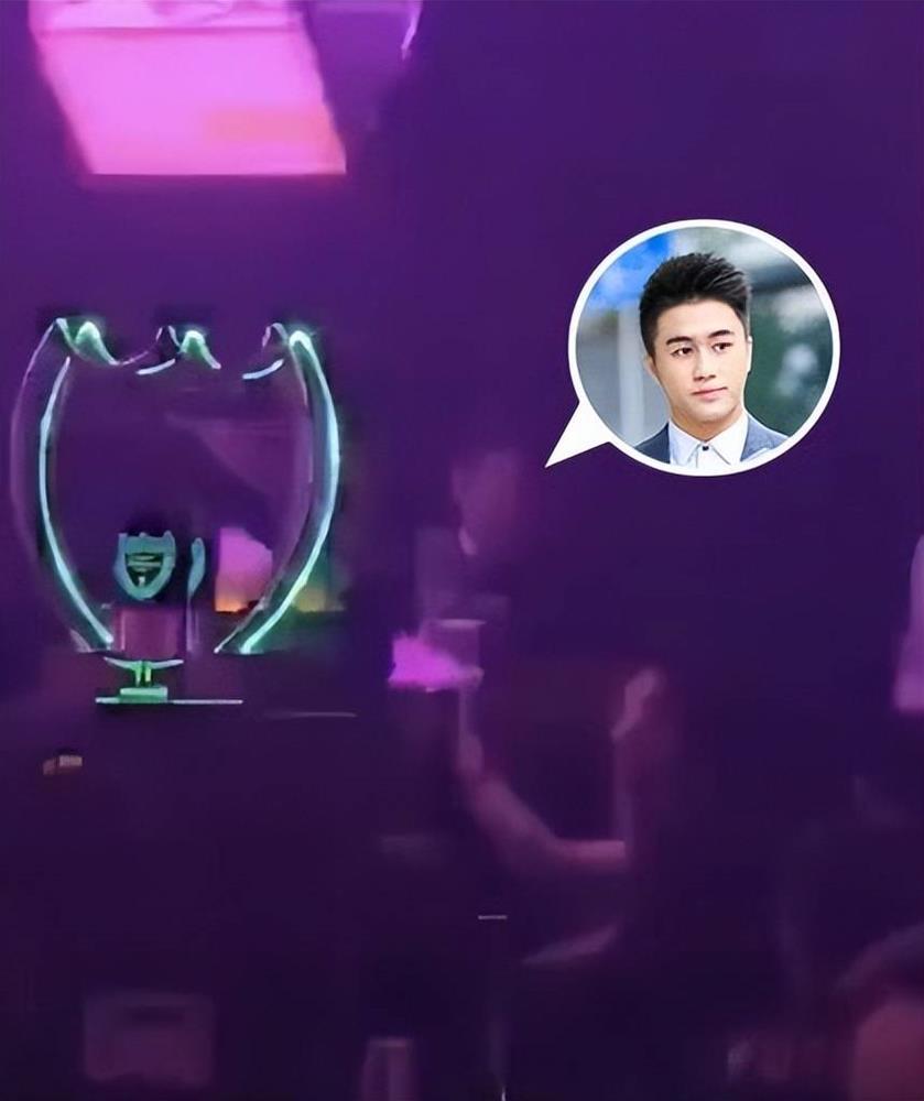 Chồng Hề Mộng Dao lại lộ ảnh đu đưa cùng gái đẹp trong bar-3