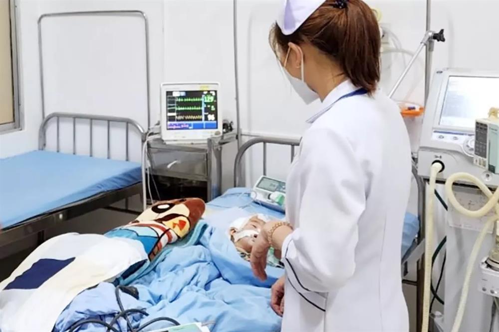 Lời khai tàn nhẫn của 2 bảo mẫu bạo hành bé 2 tuổi chấn thương sọ não-2