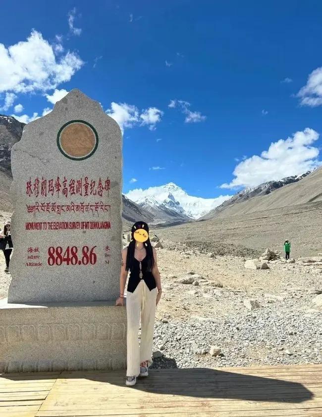 Phản ứng trung niên mặc váy công chúa bóc trần mặt xấu lòng người-6