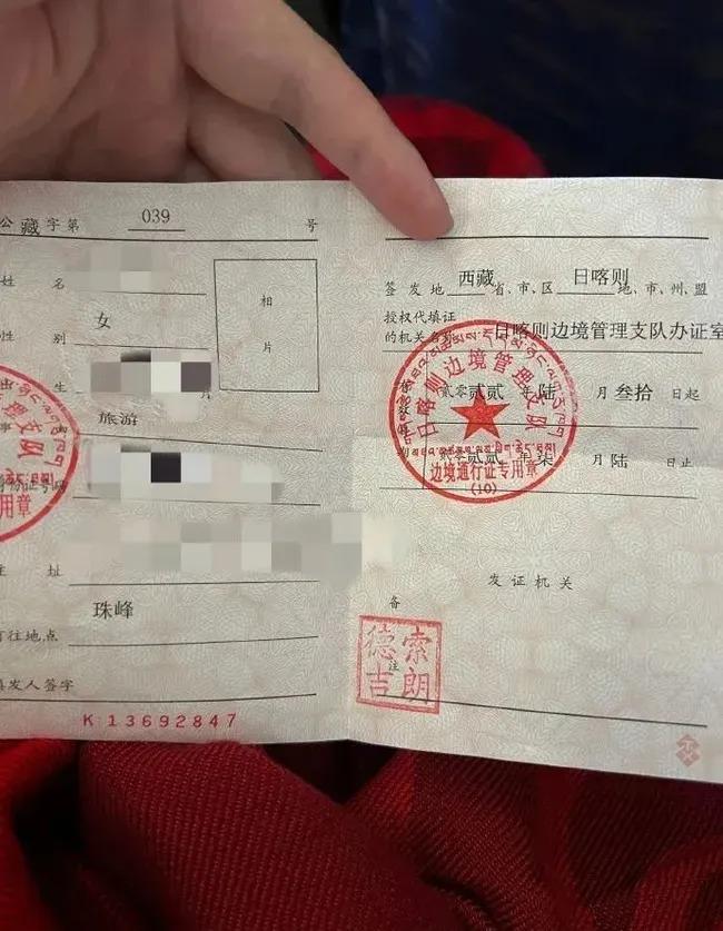 Phản ứng trung niên mặc váy công chúa bóc trần mặt xấu lòng người-7