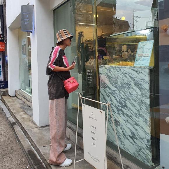 Cách mix đồ giúp cựu Hoa hậu Hàn trẻ không tưởng dù đã U60-2