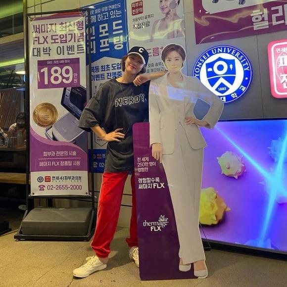 Cách mix đồ giúp cựu Hoa hậu Hàn trẻ không tưởng dù đã U60-4