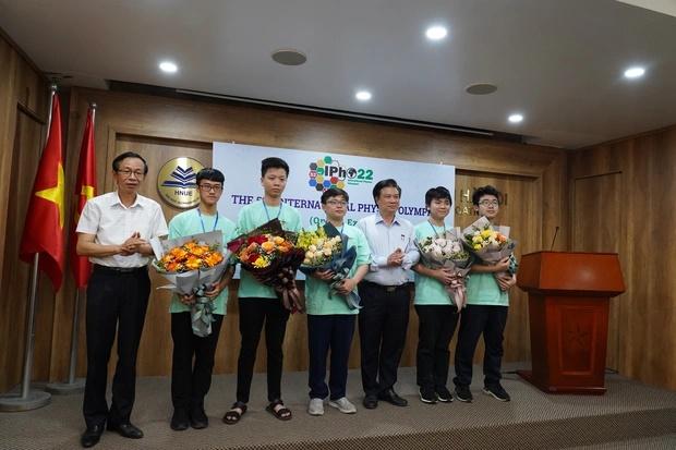 Gặp chủ nhân tấm HCV Olympic Vật lý Quốc tế 2022-4