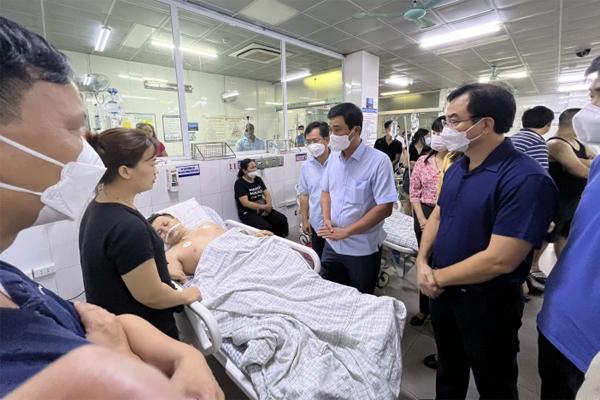 Nhập viện cấp cứu vì uống nhầm xăng-2