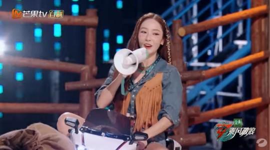 Cựu thành viên SNSD Jessica vẫn tỏa sáng bất chấp chấn thương-3