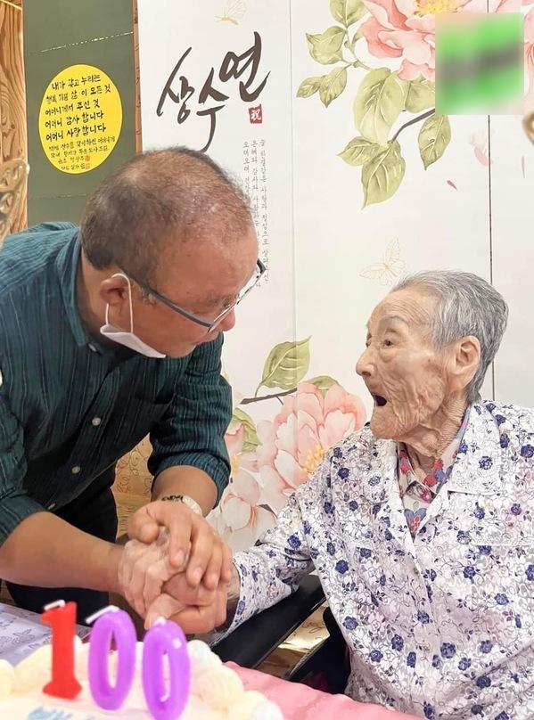 Bất ngờ cuộc sống HLV Park sau 1 tháng trở về Hàn Quốc-1