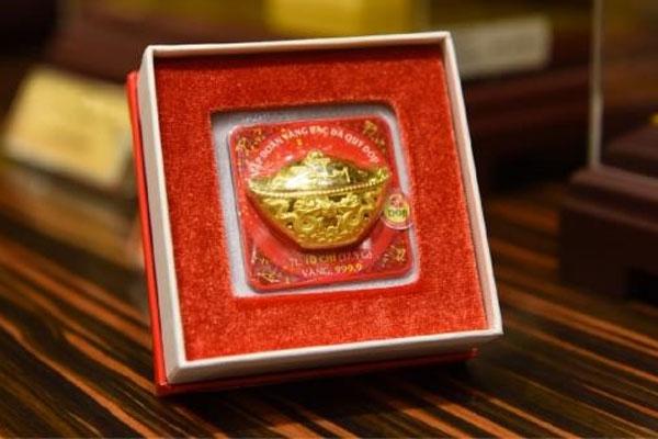 Xuống thấp kỷ lục, giá vàng vẫn giảm tiếp gần 1 triệu đồng/lượng-2