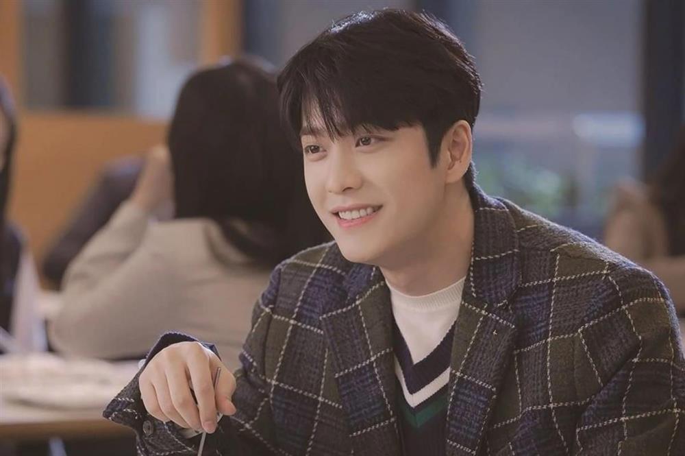 Nhan sắc đời thực của dàn cast phim luật sư hot nhất hiện nay-4