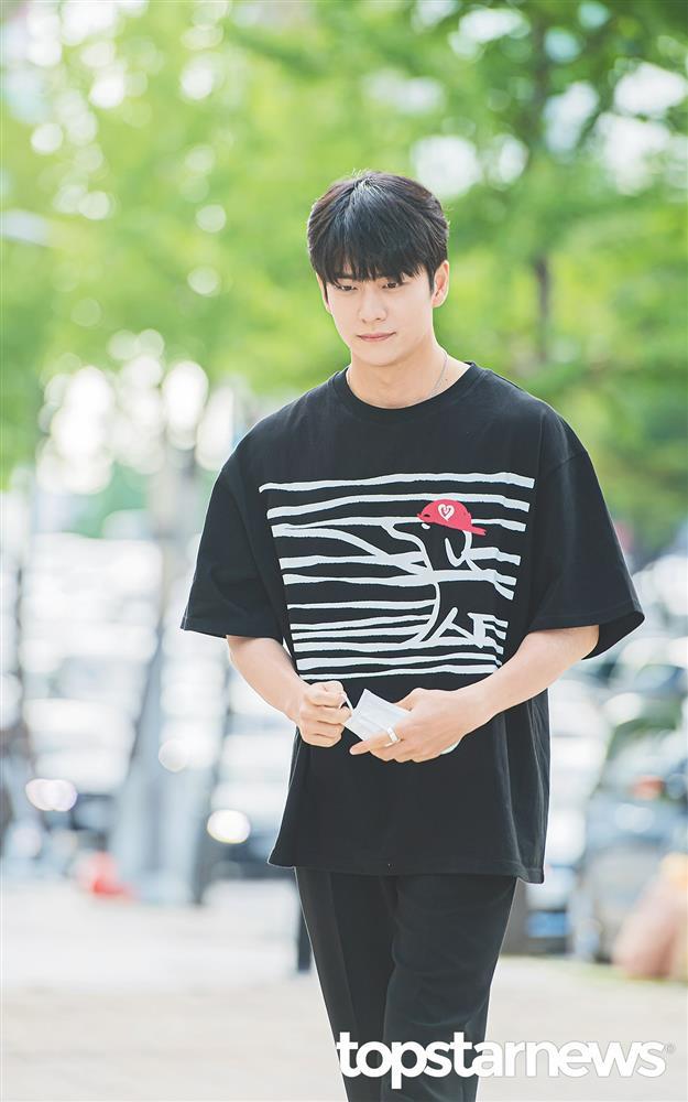 Nhan sắc đời thực của dàn cast phim luật sư hot nhất hiện nay-6