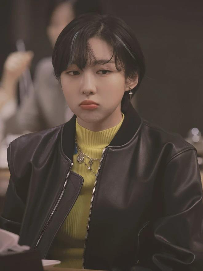 Nhan sắc đời thực của dàn cast phim luật sư hot nhất hiện nay-11