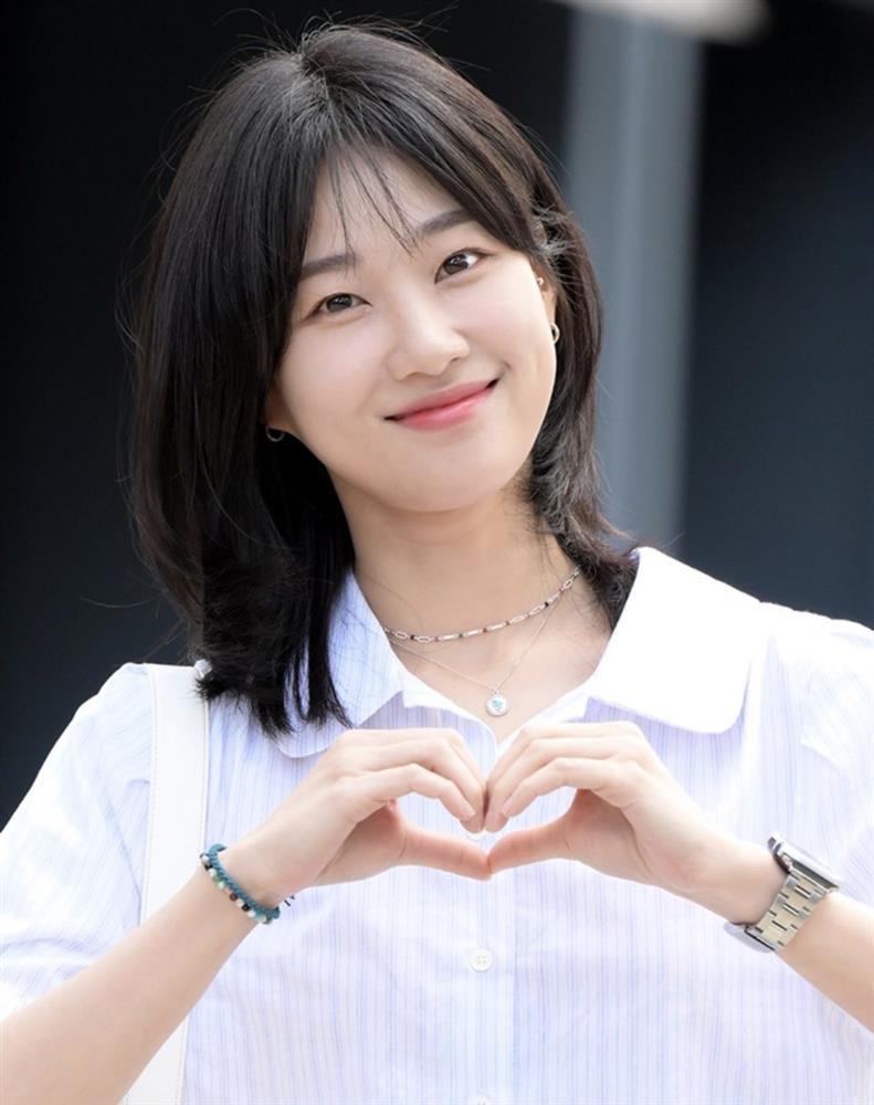 Nhan sắc đời thực của dàn cast phim luật sư hot nhất hiện nay-15