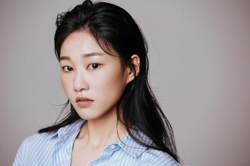 Nhan sắc đời thực của dàn cast phim luật sư hot nhất hiện nay-17