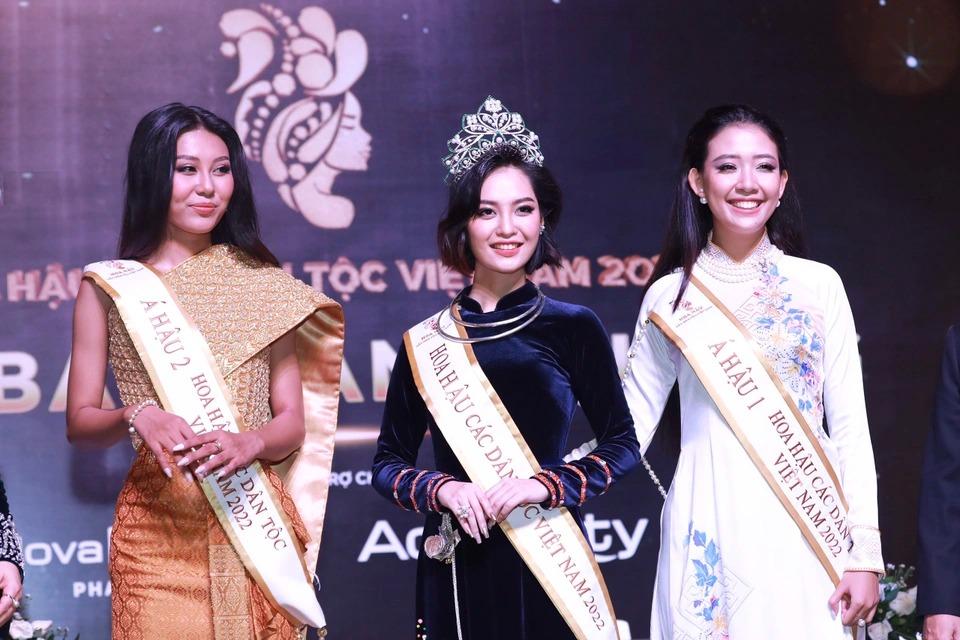 Hoa hậu Nông Thúy Hằng 23 tuổi vẫn chưa tốt nghiệp đại học-5