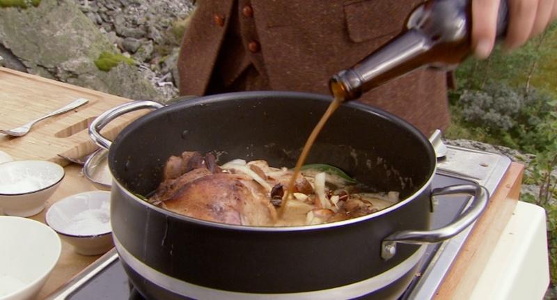 Uống bia thừa đừng đổ đi, cho thêm một thứ hạ cả trăm con gián-4