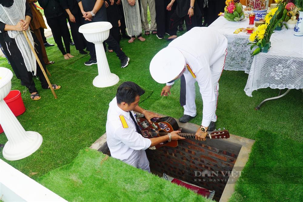 Đồng nghiệp bần thần tiễn nghệ sĩ Giang Còi về nơi an nghỉ-6