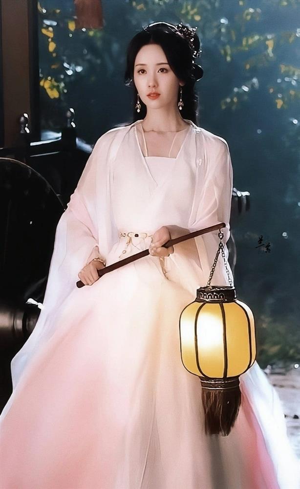 Bạch Lộc bị chê kém xinh, đóng chính mà thua cả visual nữ phụ-8