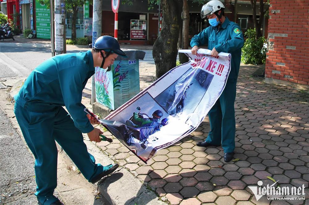 Truy tìm người treo biển tìm anh dắt nhầm xe khắp phố Hà Nội-3