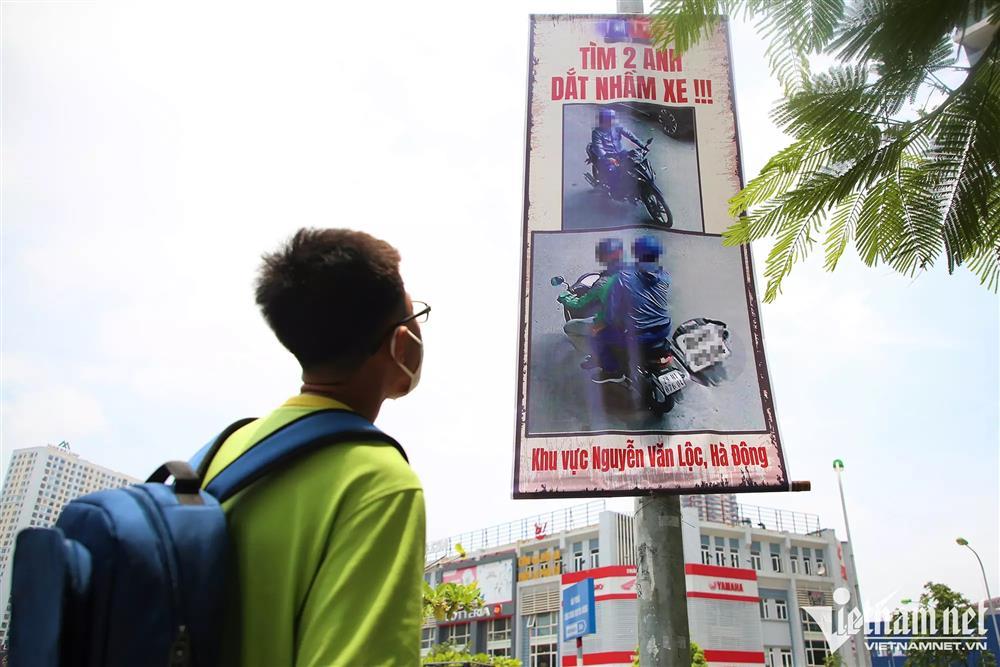 Truy tìm người treo biển tìm anh dắt nhầm xe khắp phố Hà Nội-4
