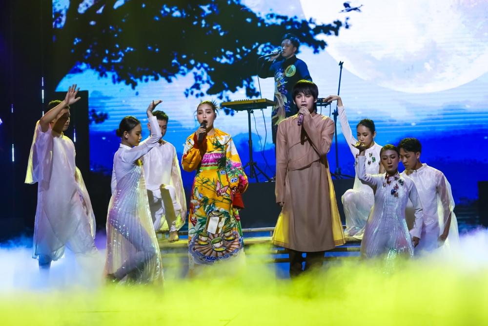 Người đóng góp bản phối đẳng cấp cho Trung Quân và Mù Tạt là ai?-4