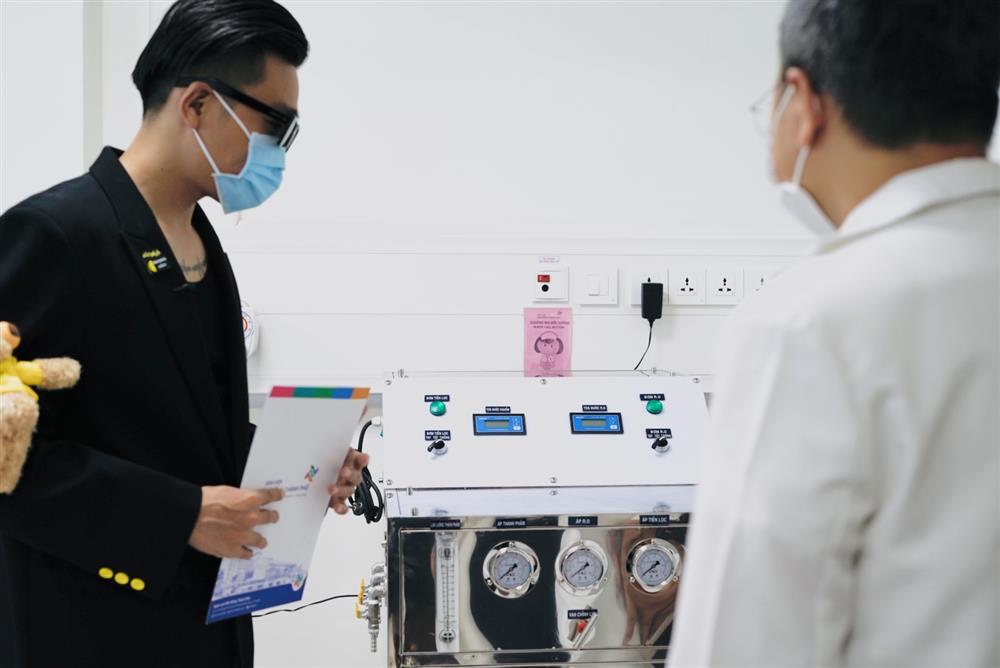 Wowy phản hồi về việc vì sao không tặng thiết bị y tế cho vùng sâu, vùng xa-2