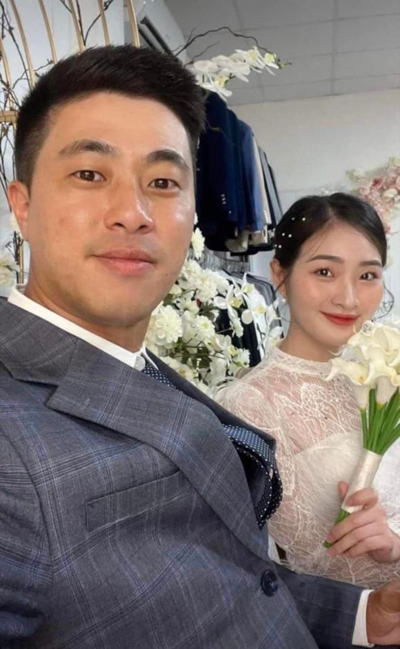 Cựu HLV thể lực CLB Hà Nội và Hoàng Anh Gia Lai kết hôn-2