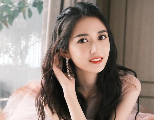 Người tình kém 29 tuổi của Chân Tử Đan ở Thiên Long Bát Bộ-1