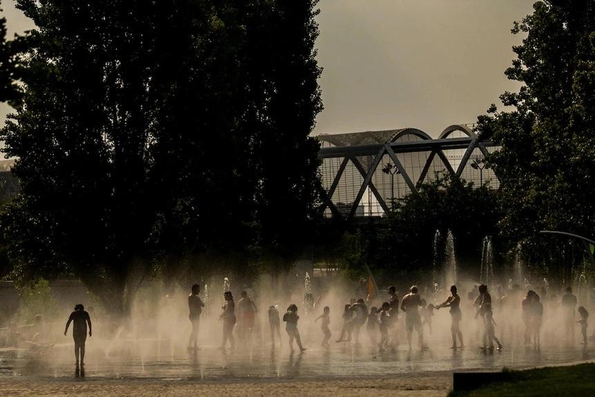 Kỹ năng du lịch tại Chảo lửa châu Âu lúc này!-2