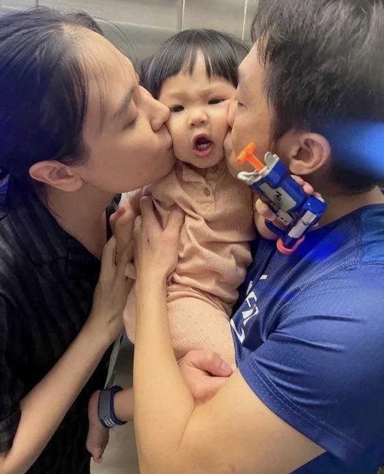 Con gái Cường Đô La và con trai Hà Hồ: Ai mới là thánh biểu cảm?-3