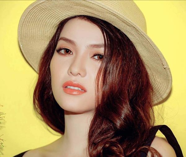 Những mỹ nhân ‘mặc yếm hớ hênh’ trên màn ảnh giờ ra sao?-9