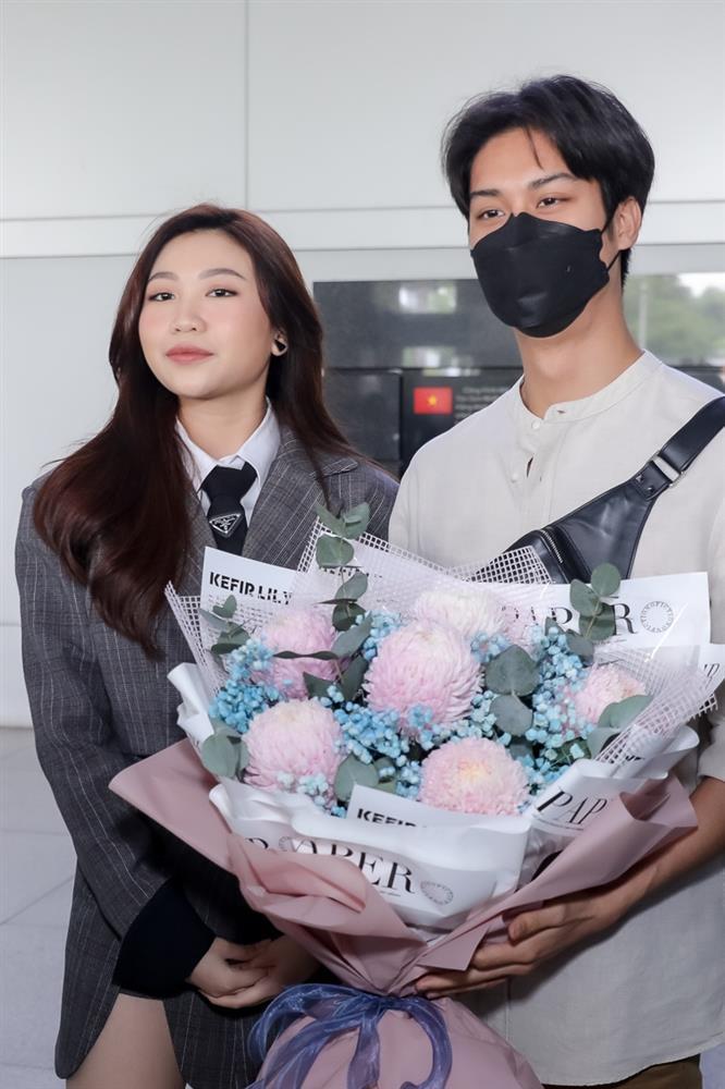 August Vachiravit đến Việt Nam, che kín mặt vẫn toát lên vẻ nam thần-2