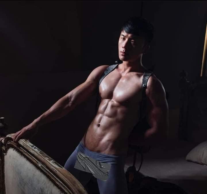 Á vương 1 Mister National Universe bị phế ngôi vì lộ ảnh dung tục-3