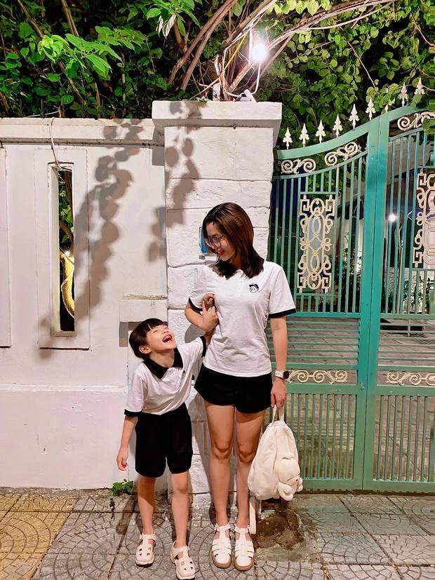 Bé gái 6 tuổi nói tiếng Anh như người bản xứ-4