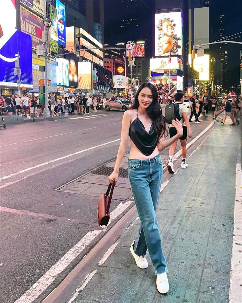 Hương Giang có mặc áo mà như cởi trần trên đất Mỹ-2