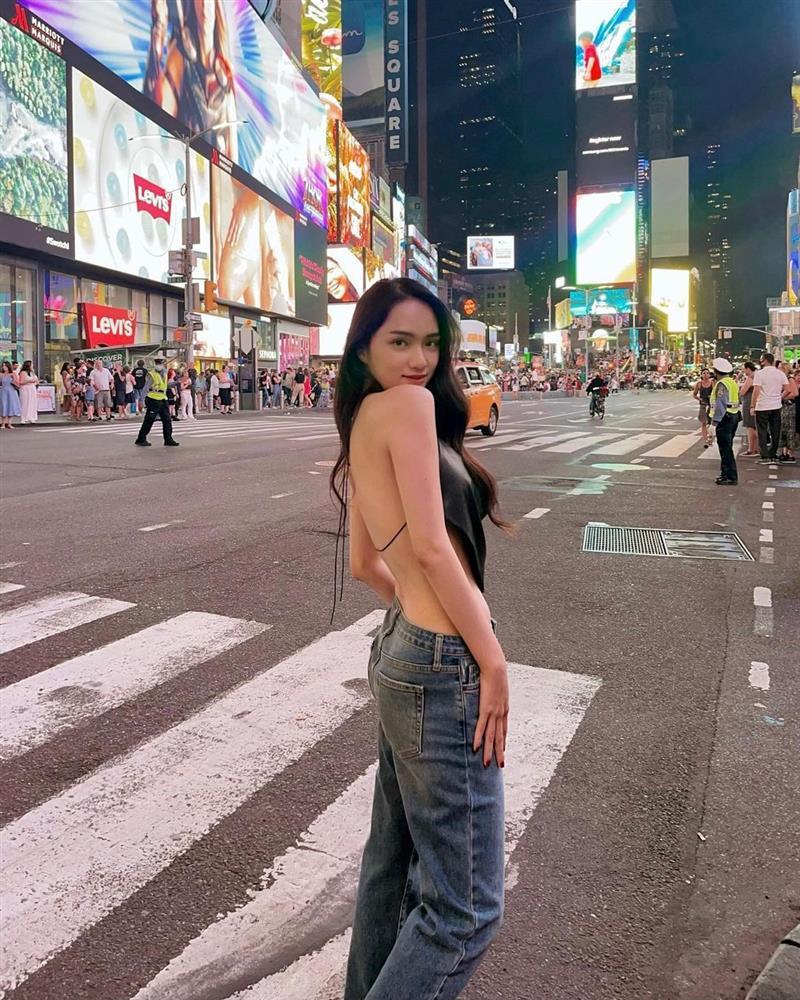 Hương Giang có mặc áo mà như cởi trần trên đất Mỹ-3