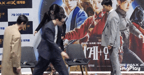 Kim Tae Ri đánh mất nhẫn trăm triệu, dàn sao hạng A hớt hải đi tìm-7