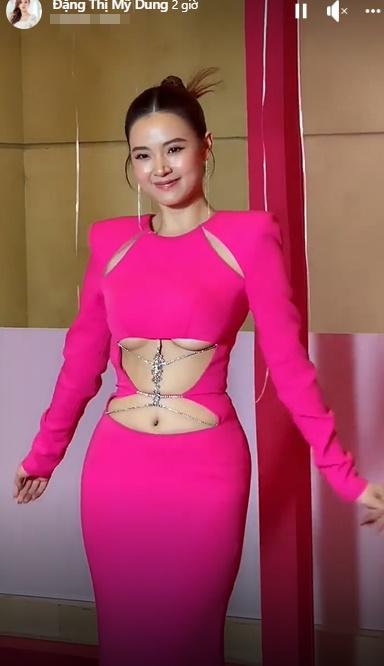 Midu bung áo quá gợi cảm, fans đỏ mặt khuyên đóng cúc vào-4