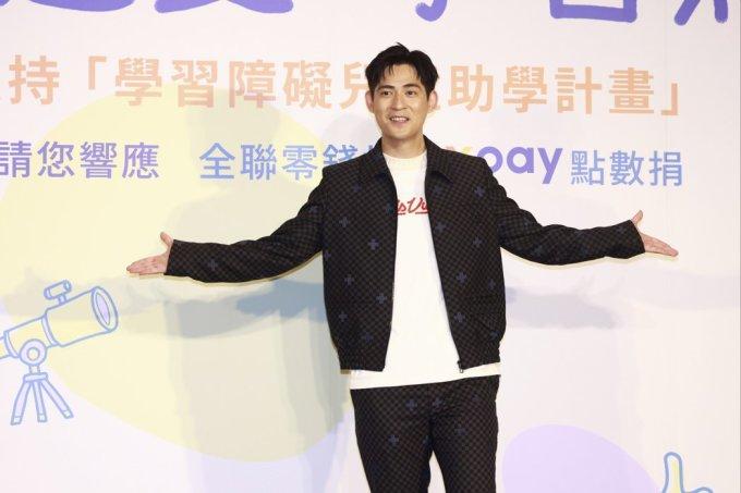 Châu Du Dân tiết lộ vợ chồng ngủ riêng-1